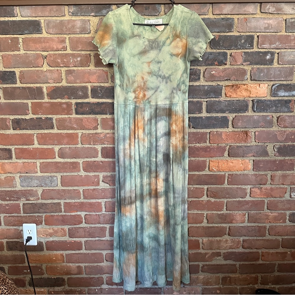 Tie-Dye Maxi Dress